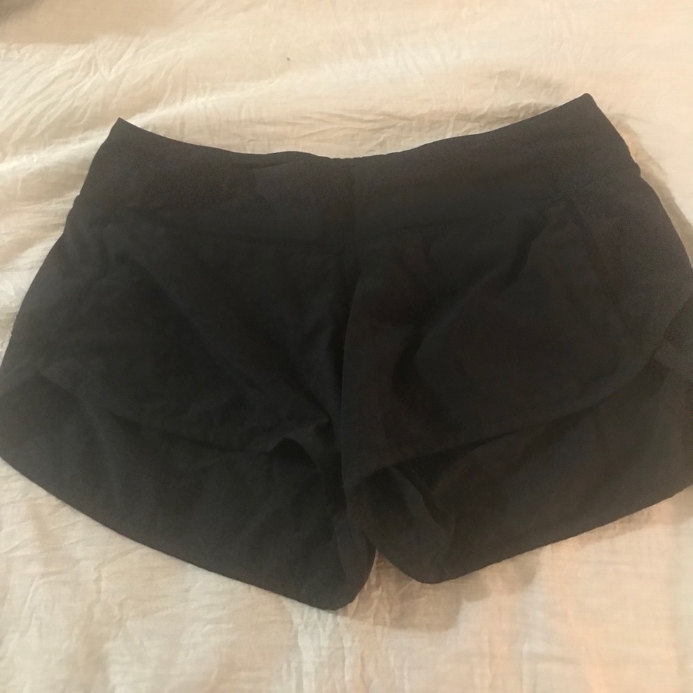Lululemon size 6 speed shorts